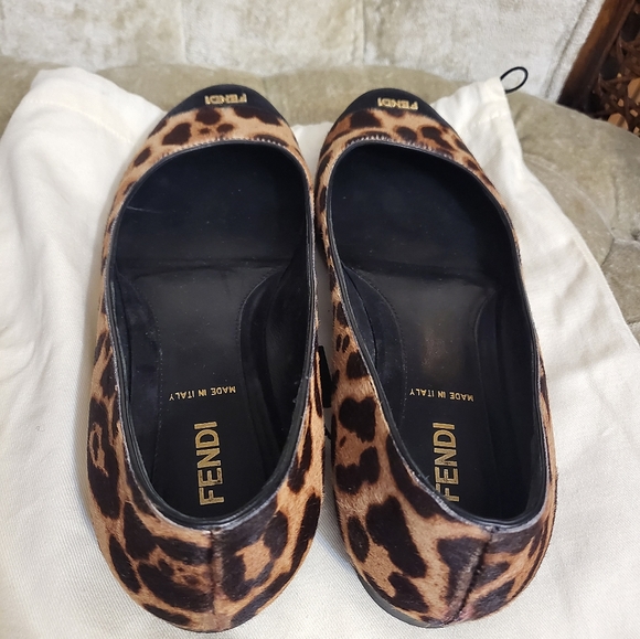 Authentic Fendi flat shoes in Leopard print - Picture 3 of 8